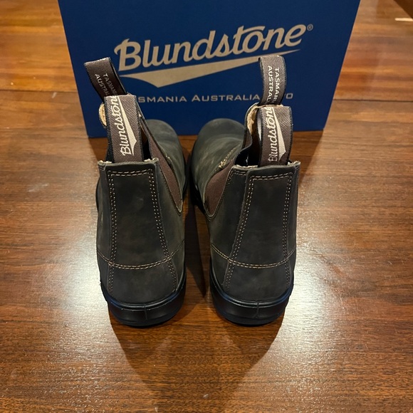 Blundstone 585 Chelsea Boot - Rustic Brown - Picture 4 of 6